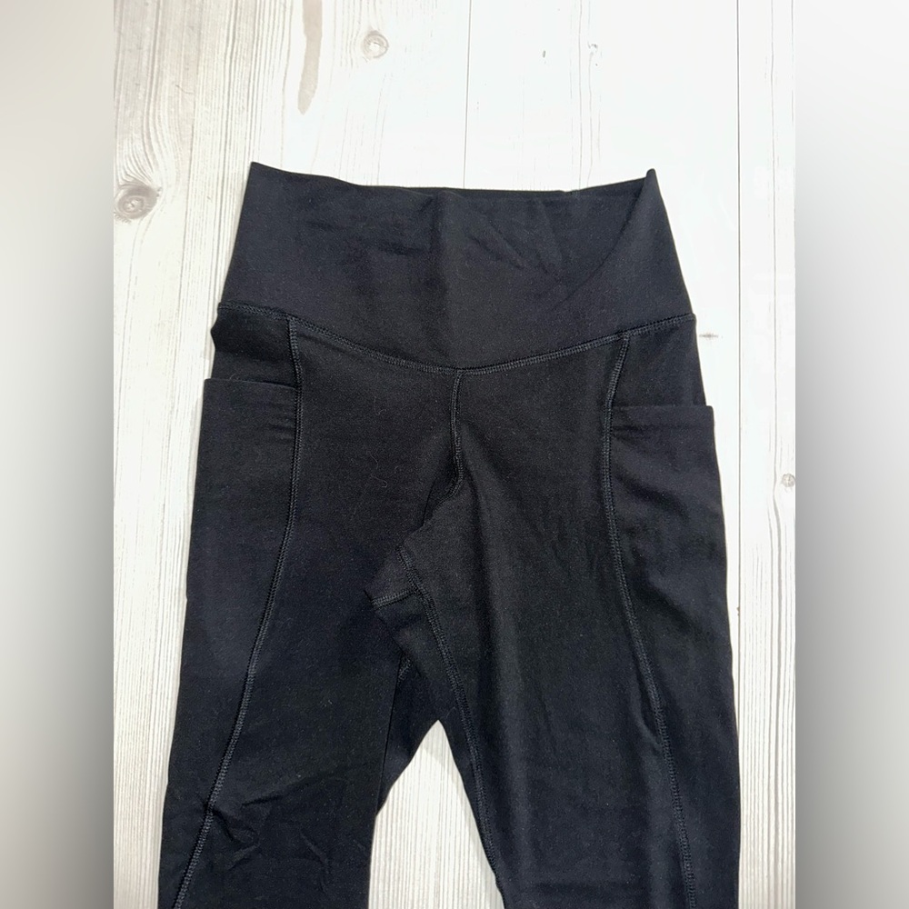 High-Waisted Black Leggings - Picture 2 of 6